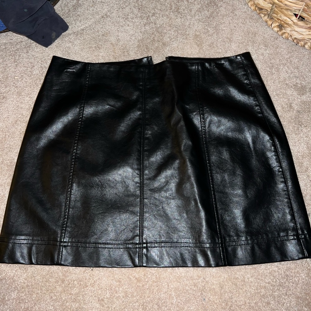 Mini faux leather skirt